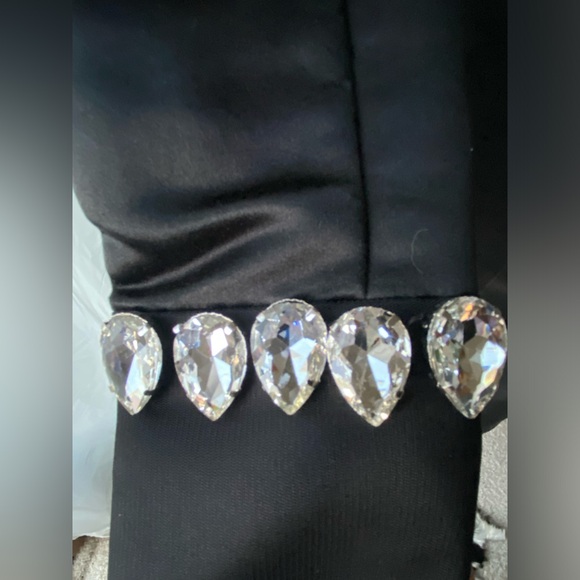 ✨ Chic Black Silk Thomas Wylde Coat with Crystal Detailing ✨ - Picture 2 of 9